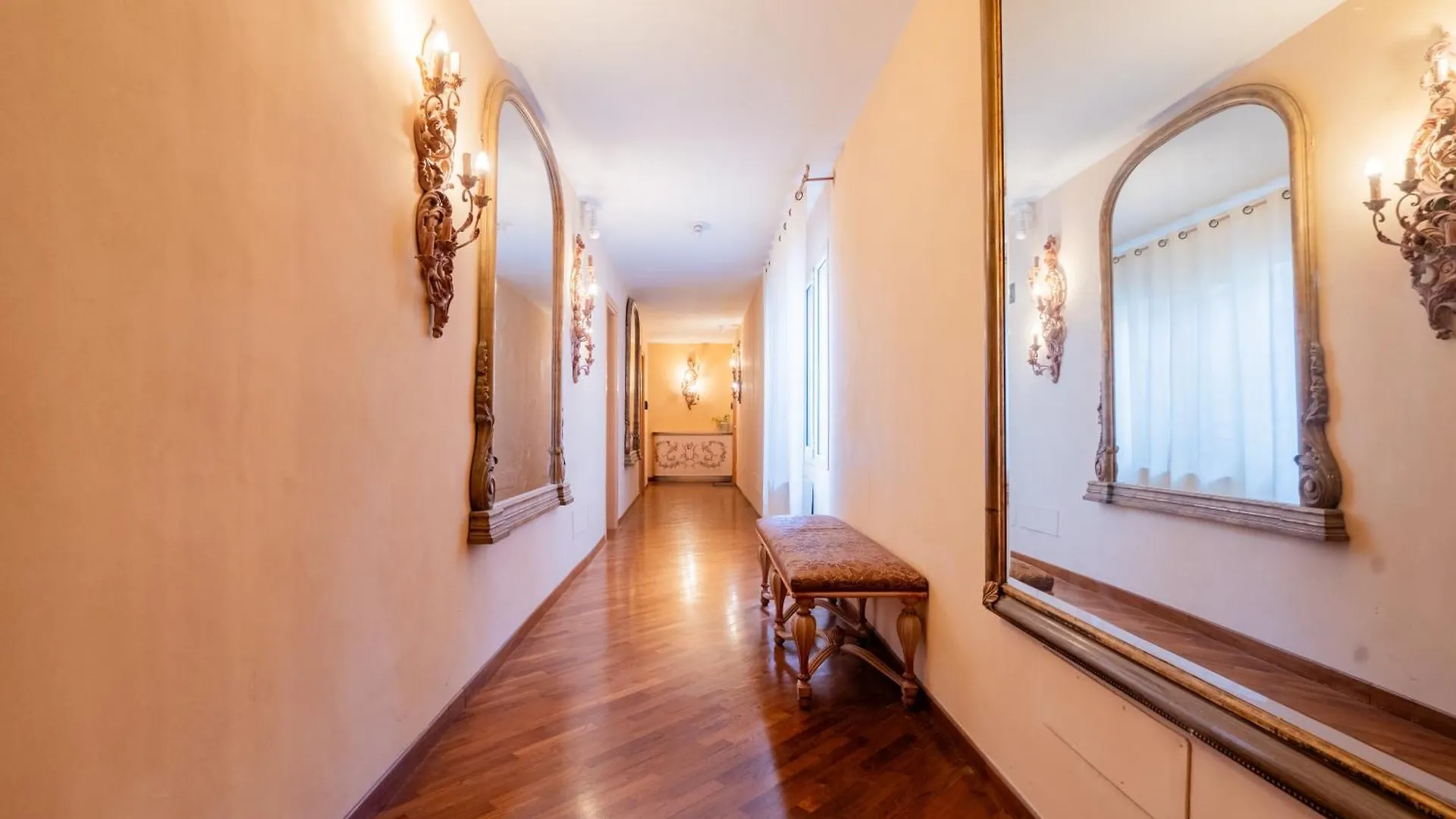 Smn Suites Florence 0*,  Italy